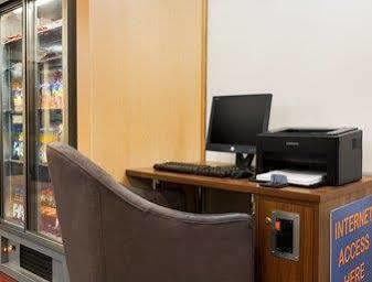 Days Inn By Wyndham London Stansted Airport Birchanger Екстериор снимка