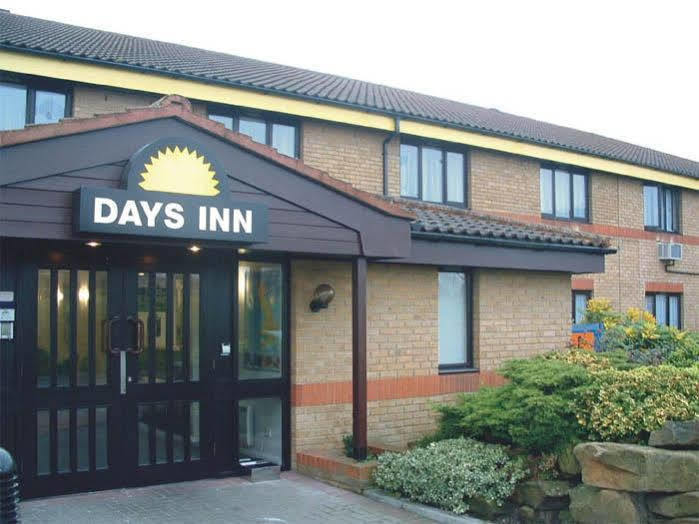 Days Inn By Wyndham London Stansted Airport Birchanger Екстериор снимка