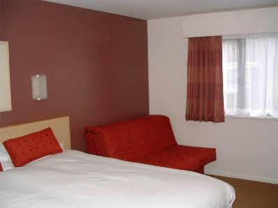 Days Inn By Wyndham London Stansted Airport Birchanger Екстериор снимка