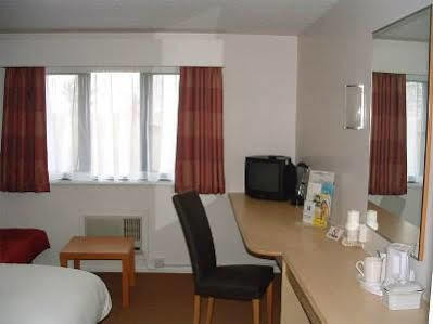 Days Inn By Wyndham London Stansted Airport Birchanger Екстериор снимка